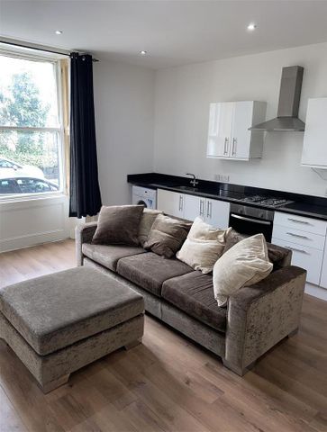 1 bedroom flat to rent - Photo 2