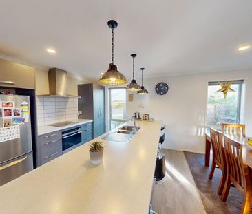 Feilding - 3 bedrooms - Photo 6
