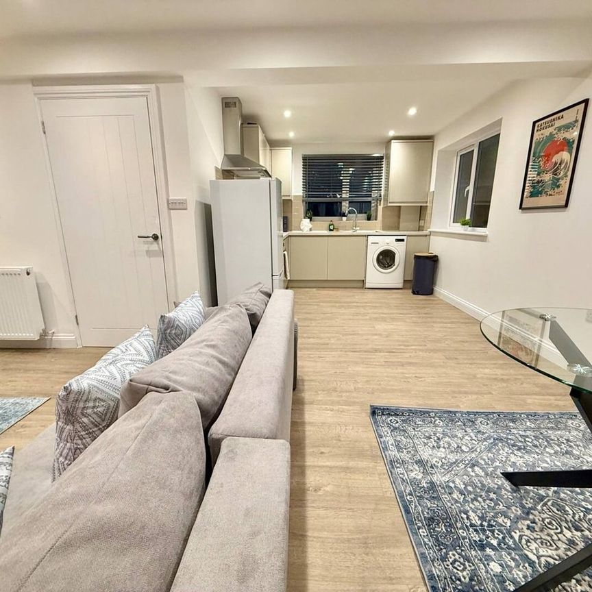 4 Bed Semi-Detached House, Rose Green, BS5 - Photo 1