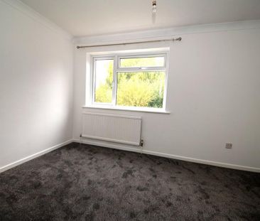 2 bedroom end of terrace house to rent - Photo 5