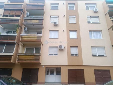 Kiadó újszerű állapotú panel lakás - Békéscsaba - Fotó 5