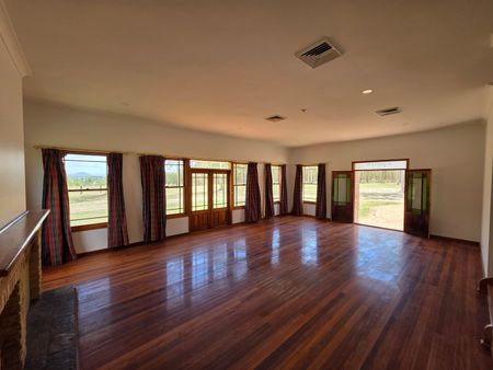 Breathtaking Valley Views – Peaceful Family Living - Photo 3