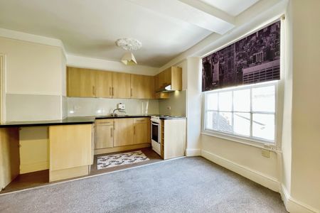 Fore Street, Tiverton - Photo 4