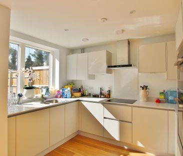 3 bedroom end of terrace house to rent - Photo 3