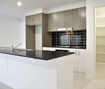 15 Hyland Circuit, Flagstone - Photo 4