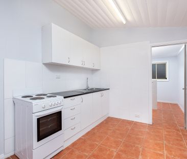 Perfectly Located Living & Walking Distance To The Famous Darling S... - Photo 2