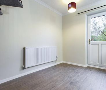 2 bedroom end of terrace house to rent - Photo 3