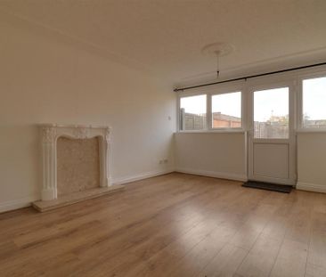 2 bedroom end of terrace house to rent - Photo 1