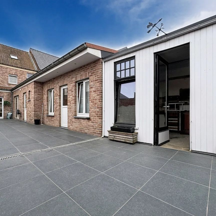 Prachtige en ruime woning in het centrum van Koekelare - Photo 1