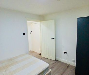 1 Bed Flat, Kilburn High Road, NW6 - Photo 6