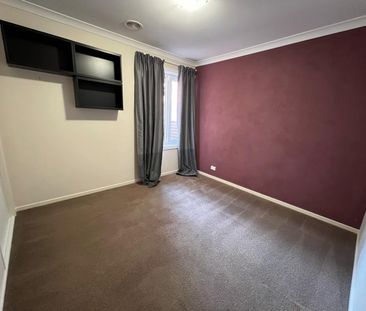 16 Audrey Cahn Street, Macgregor ACT 2615 - House For Rent | Domain - Photo 3