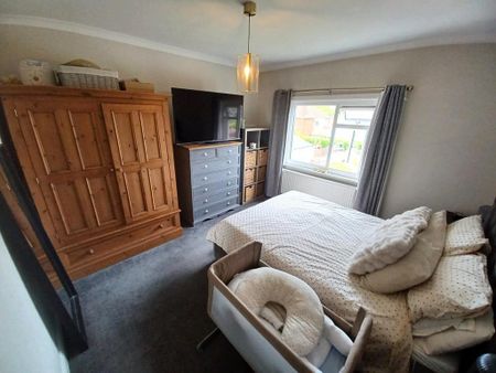 3 bedroom semi-detached house to rent - Photo 5