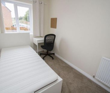 3 bedroom semi-detached house to rent - Photo 3