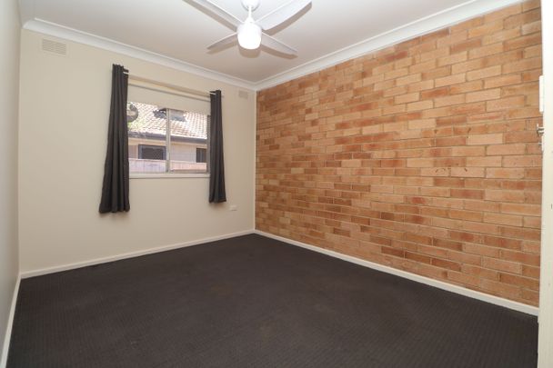 2/8 Veale Street Wagga Wagga NSW - Photo 1