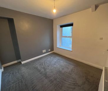 4 bedroom terraced house to rent - Photo 4