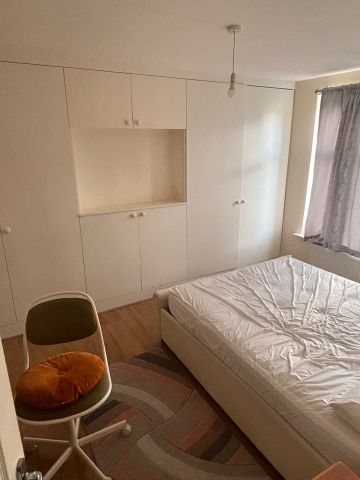 3 Bed Terraced House, Dixon Road, SE25 - Photo 3