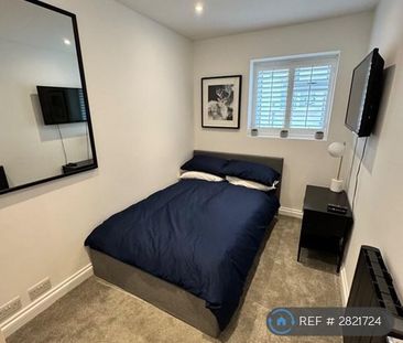 1 bedroom in a flat share to rent - Photo 1
