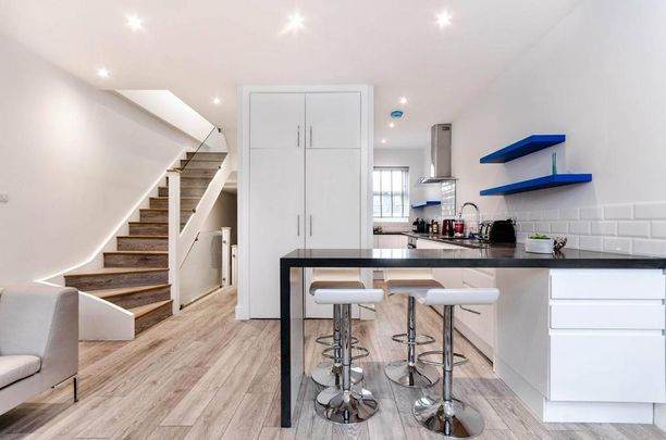 3 bedroom flat to rent - Photo 1