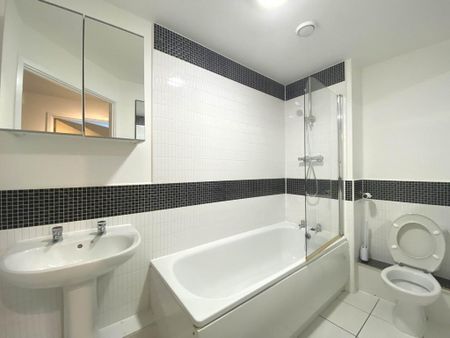 2 bedroom flat to rent - Photo 5