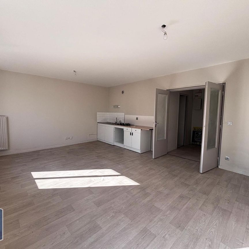 Location Appartement 2 pièces 46m² NEUVILLE SUR SAONE 69250 - Photo 1