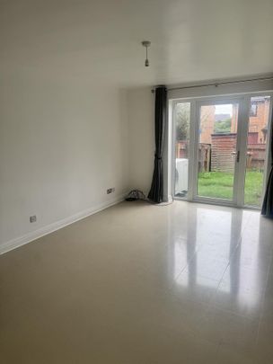 2 bedroom house to rent - Photo 1