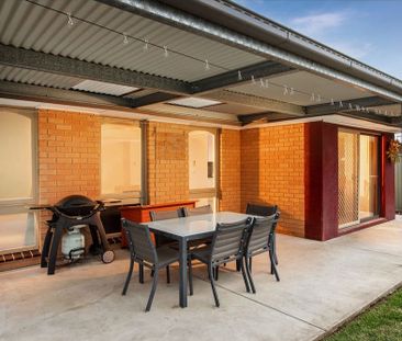 Freshly Renovated Family Home! - Photo 5