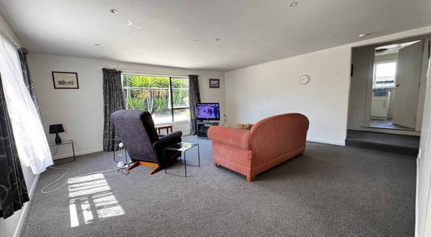 Spacious 3-Bedroom Bungalow Apartment in New Brighton. - Photo 1