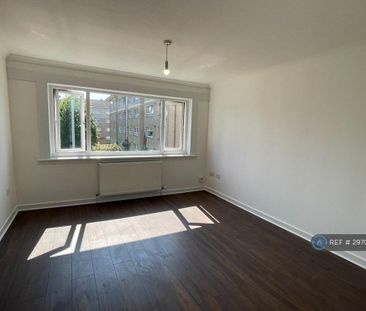 3 bedroom flat to rent - Photo 1