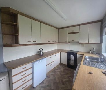 6 Ashley Avenue, Armagh, BT60 1HD - Photo 5