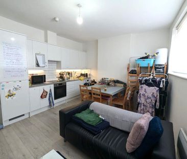 3 bedroom flat to rent - Photo 1