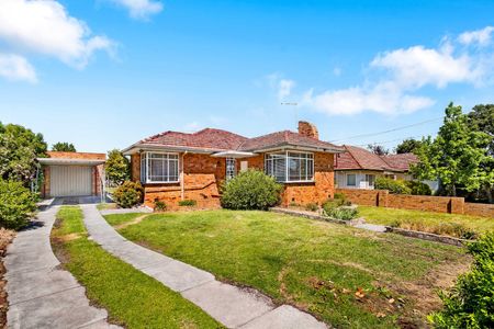 13 Glasgow Avenue, Reservoir VIC 3073 - Photo 2