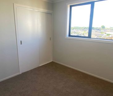 Sunny 4-bedroom Home for Rent! - Photo 1