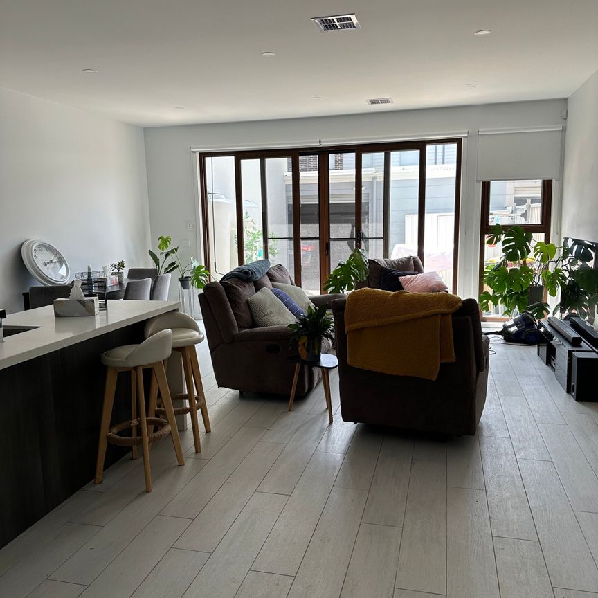 Sunshine West - Photo 1