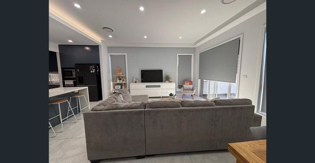 A beautifully family home in Nirimba Fields, just a 4-minute walk to Nirimba Fields Public School. - Photo 1