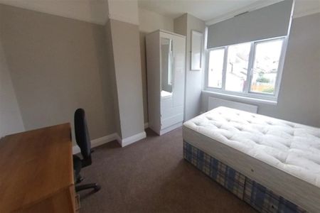 Keys Avenue, Horfield - Photo 2