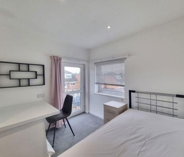 1 bedroom in a house share to rent - Photo 4