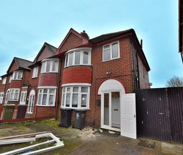 3 bedroom semi-detached house to rent - Photo 2