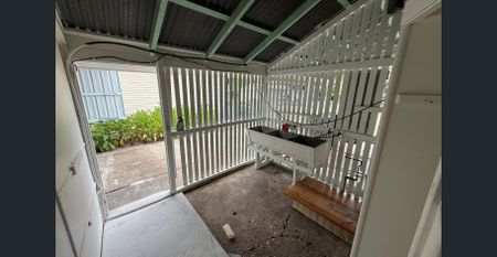 Charming Family Home! - Photo 3