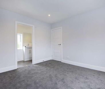 Kidmore End Road, Emmer Green, Reading, RG4 - Photo 2