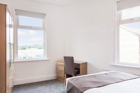 3 bedroom terraced house to rent - Photo 4