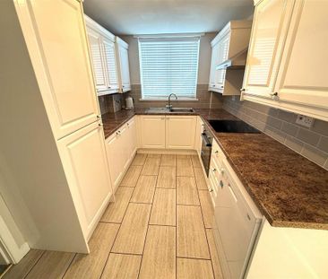 2 bedroom ground floor flat to rent - Photo 1