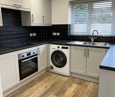 2 Bed Semi-Detached House, Alder Road, SO16 - Photo 6