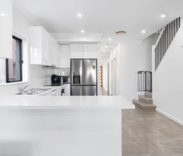 Free standing duplex - Photo 3