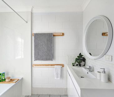 Comfortable coastal living near The Strand - Photo 4