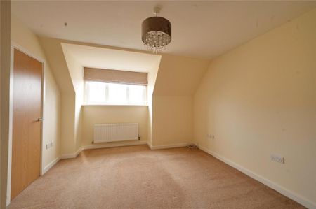 4 bedroom semi-detached house to rent - Photo 2