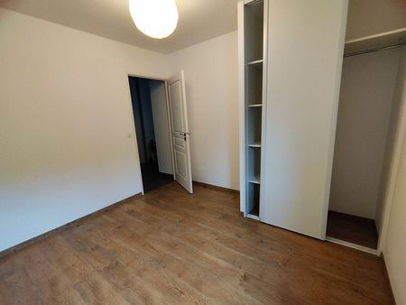 Location Appartement 4 pièces 83m² - Photo 2
