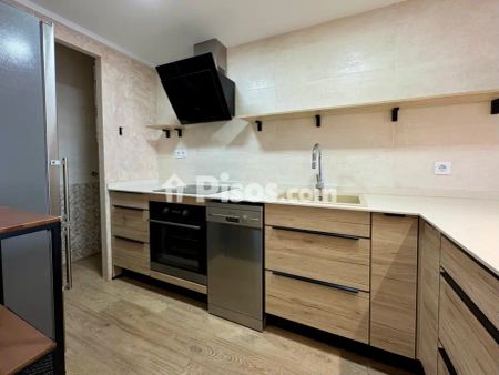 Piso en alquiler en Carrer del Tinent Coronel Sagués - Photo 3