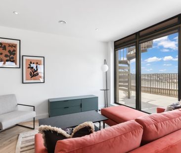 3 bedroom penthouse to rent - Photo 2