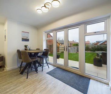 4 bedroom detached house to rent - Photo 3