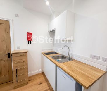 Studio to rent - Photo 2